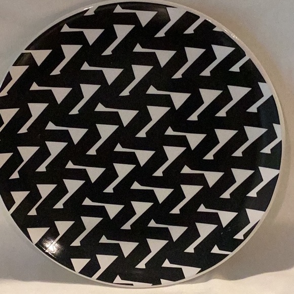 Nate Berkus Appetizer/Dessert plates. Set of 3 - Picture 2 of 5
